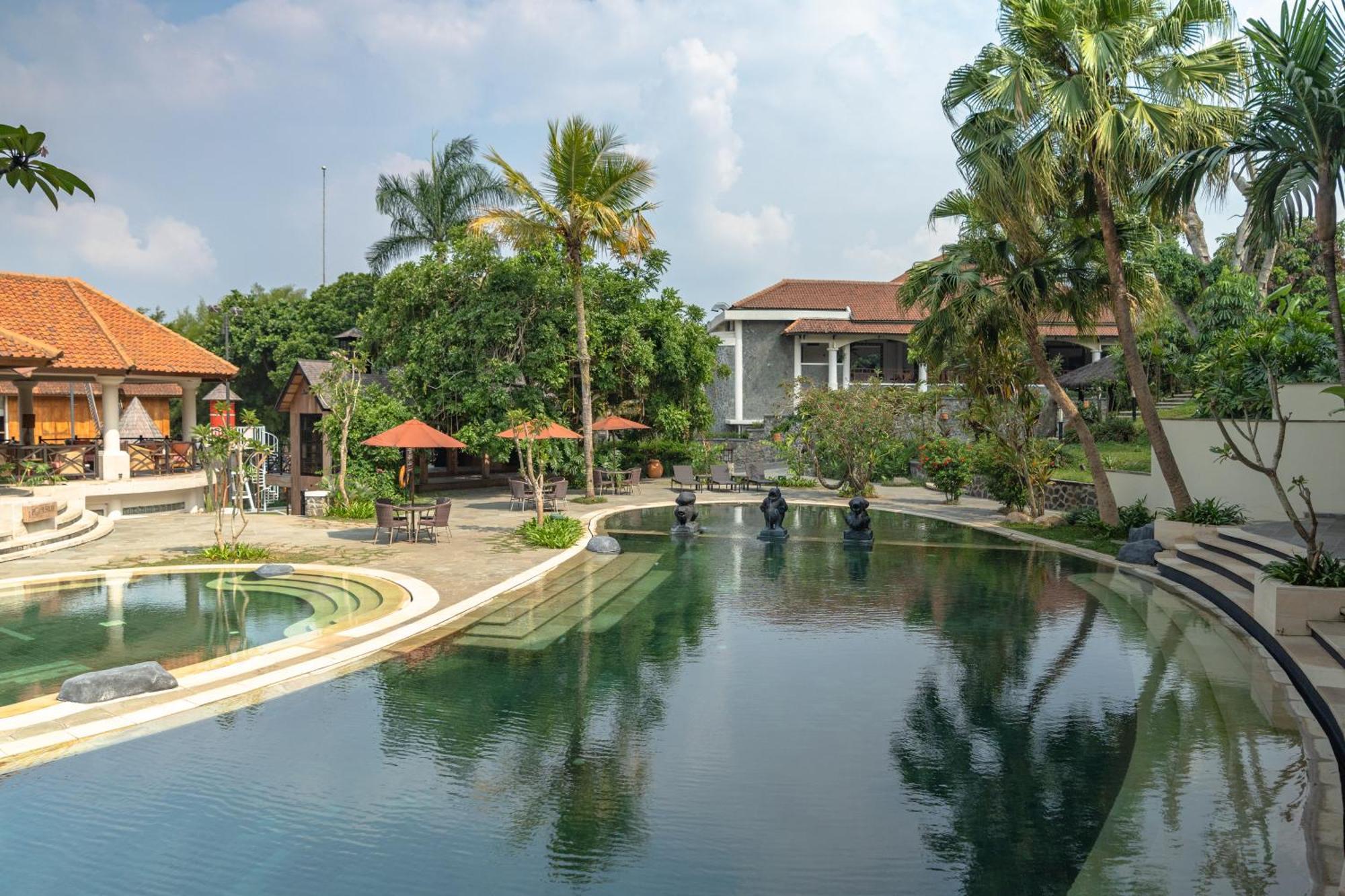 Novus Giri Resort & Spa Puncak Exterior photo