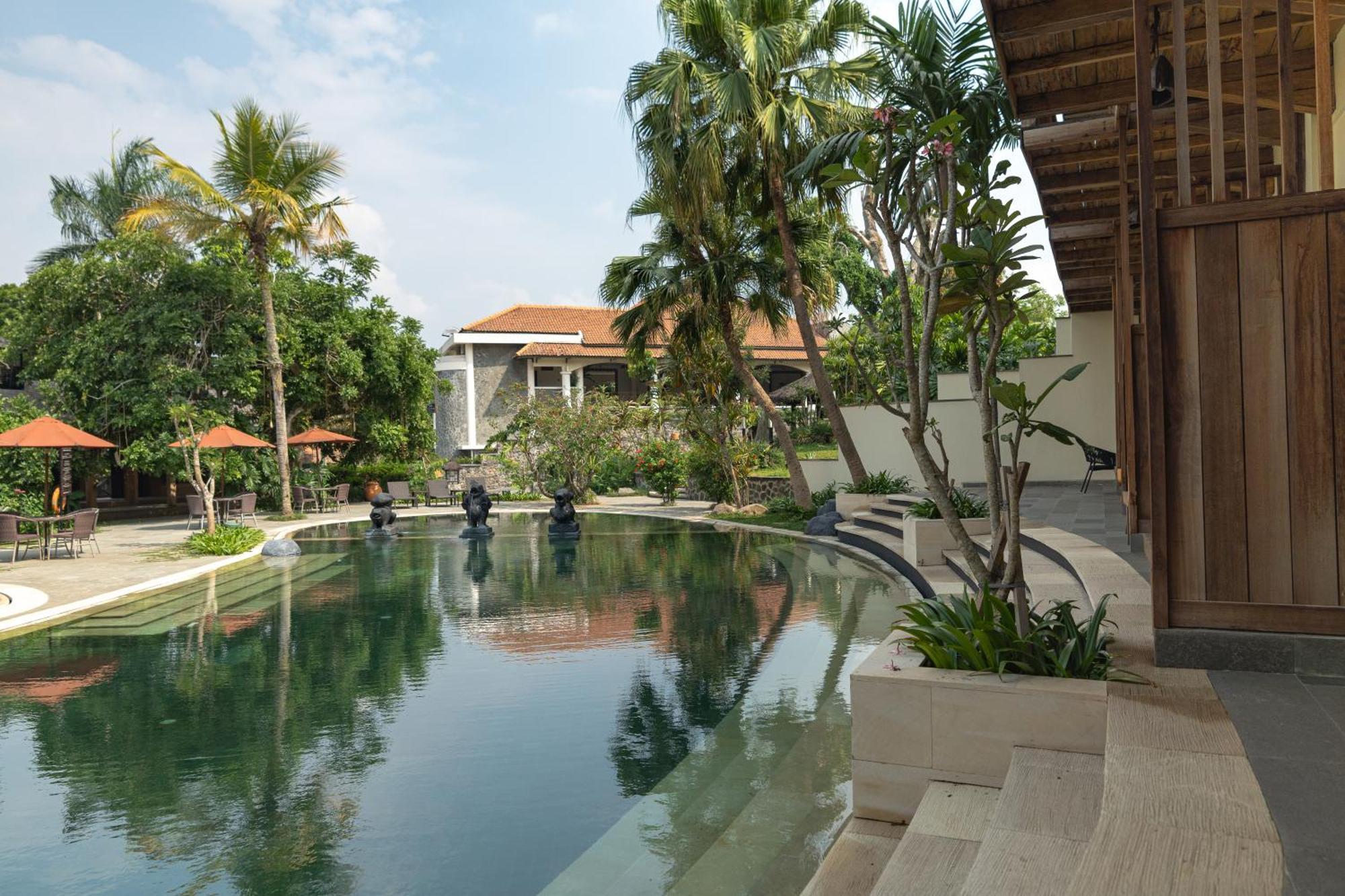 Novus Giri Resort & Spa Puncak Exterior photo