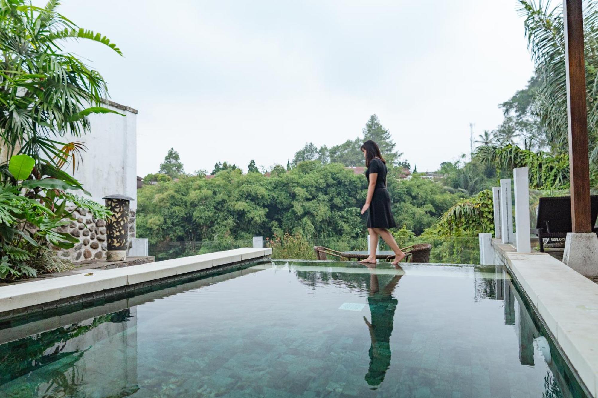 Novus Giri Resort & Spa Puncak Exterior photo