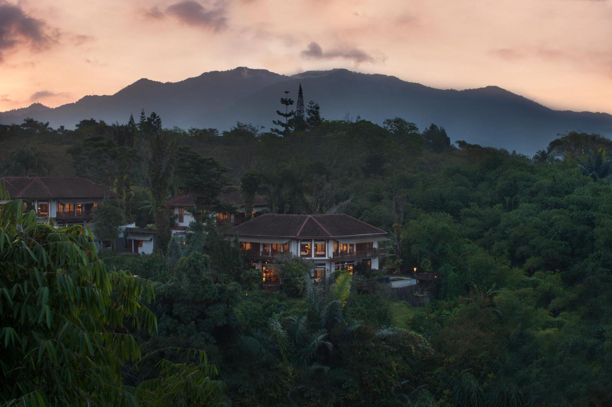 Novus Giri Resort & Spa Puncak Exterior photo